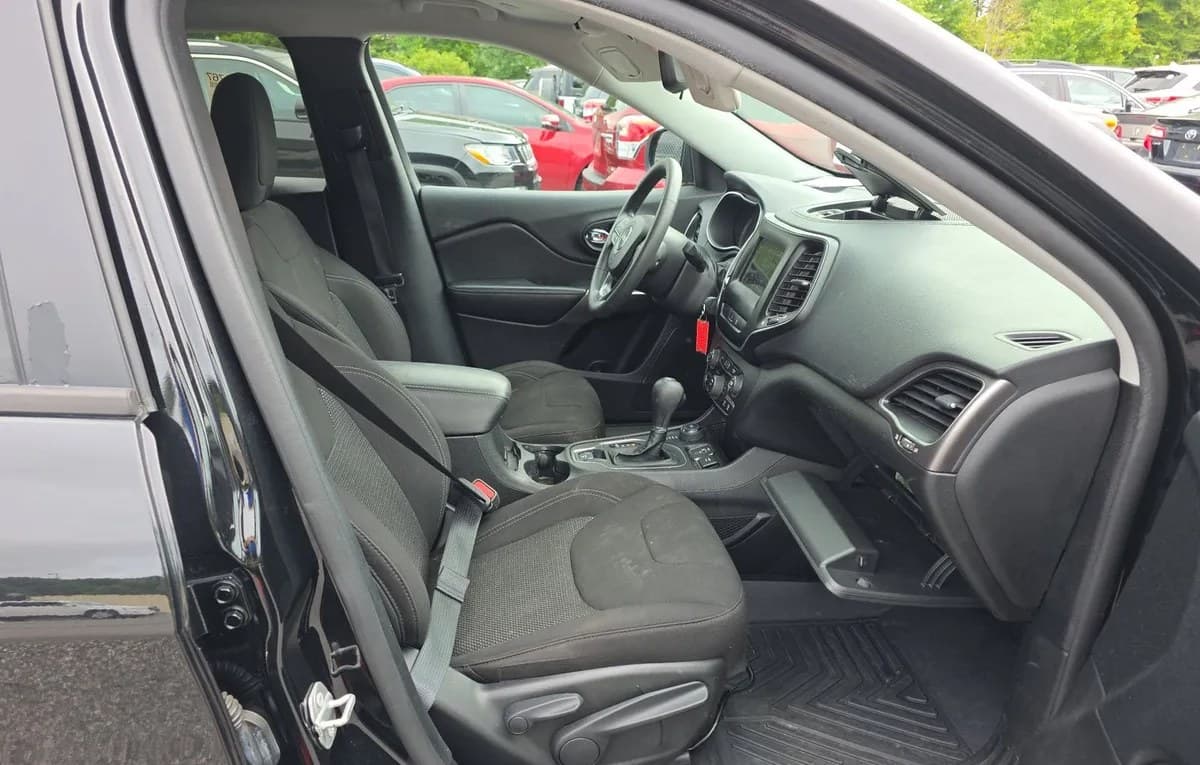 2021 JEEP CHEROKEE Latitude 5