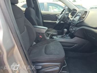 2019 JEEP CHEROKEE Latitude 9