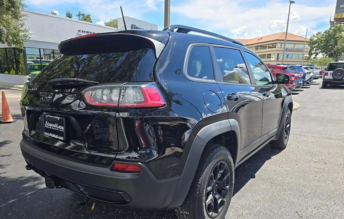 2022 JEEP CHEROKEE X 4