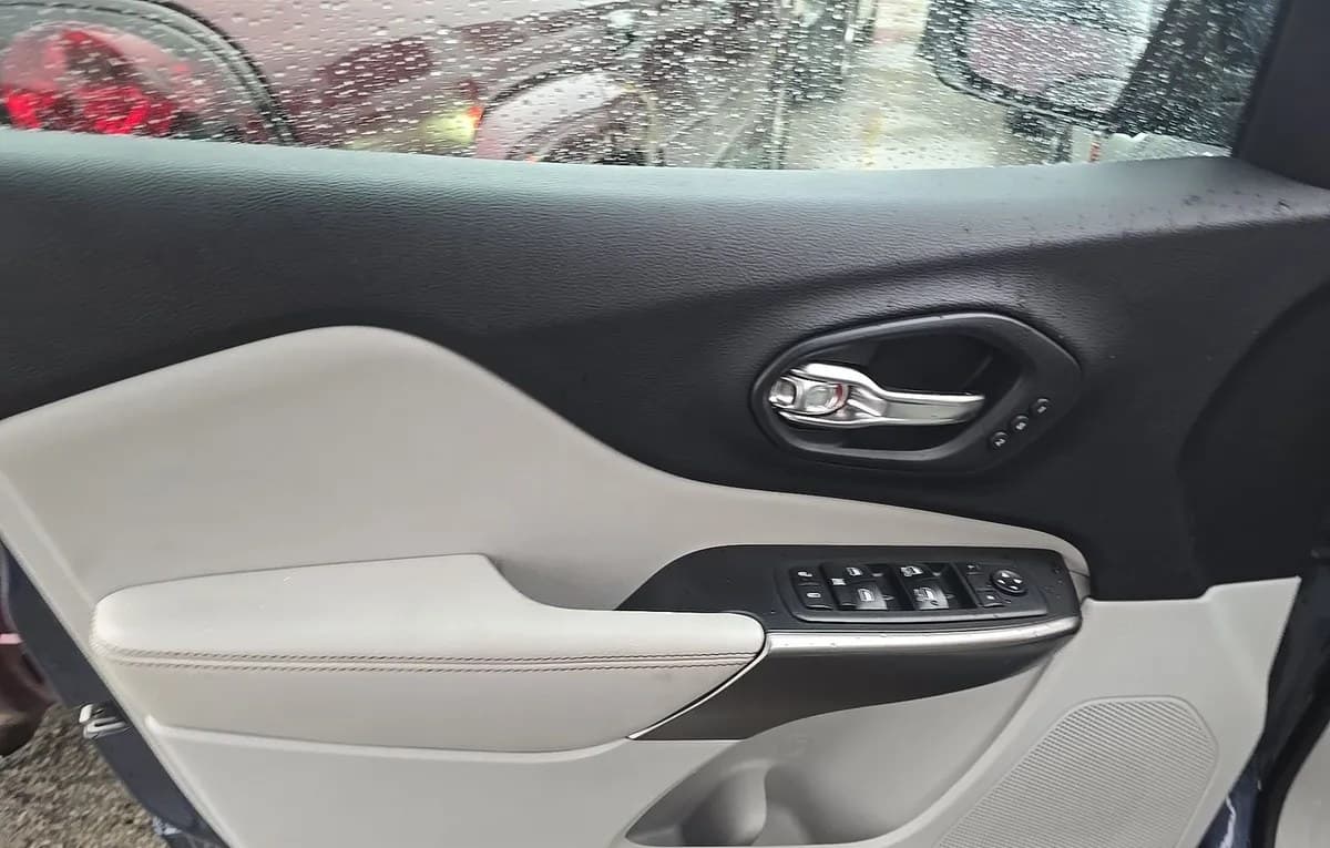 2019 JEEP CHEROKEE Limited 6