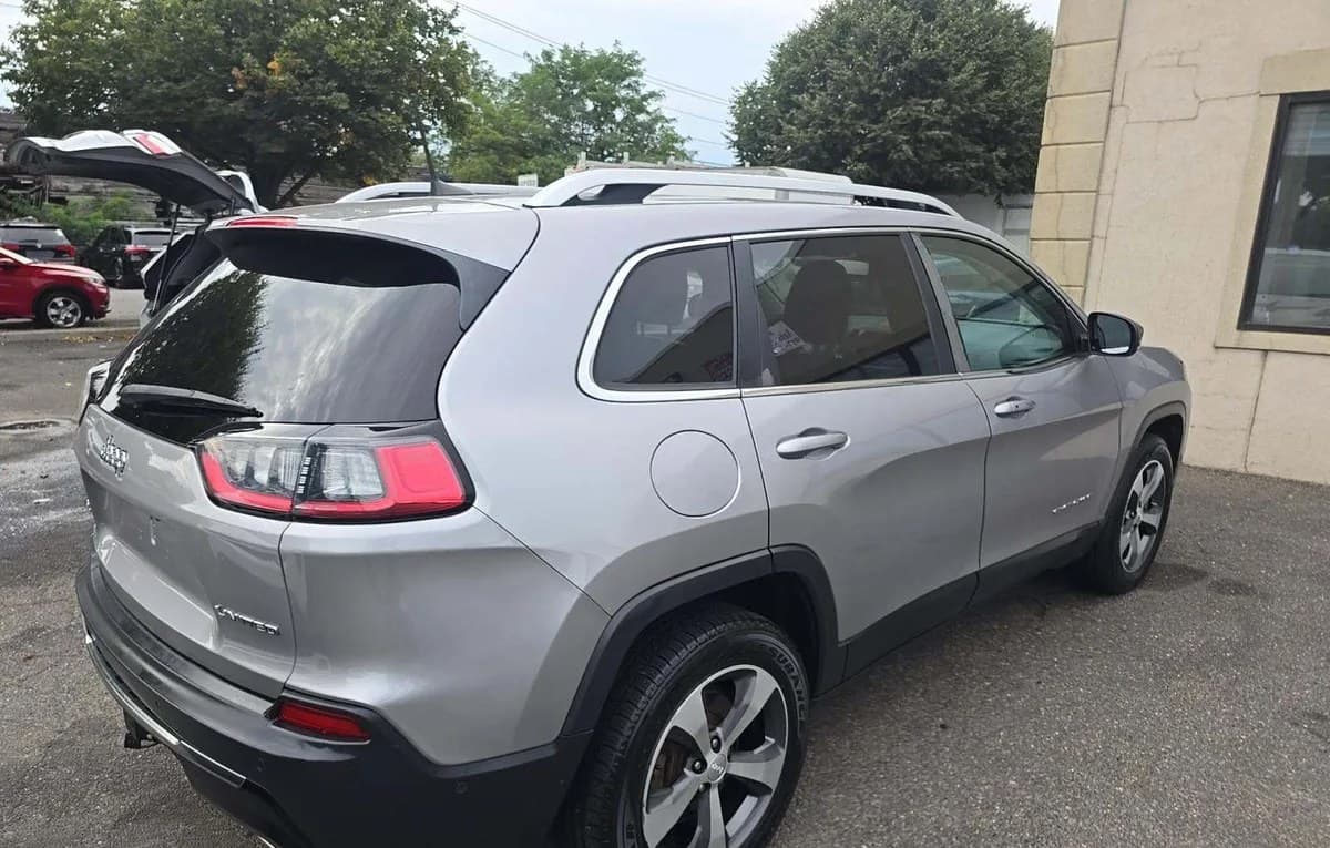 2019 JEEP CHEROKEE LIMITED 4