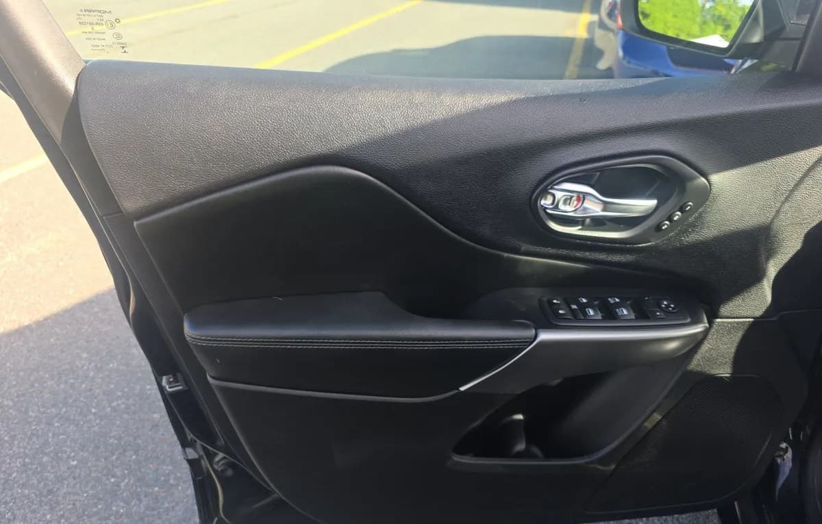 2020 JEEP CHEROKEE Limited 5