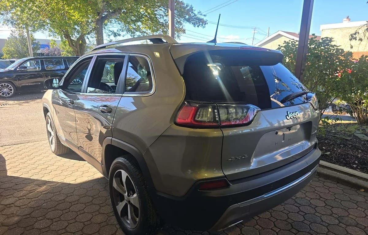2021 JEEP CHEROKEE LIMITED 3
