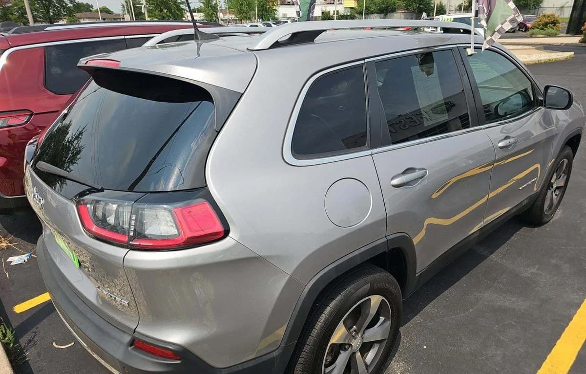 2019 JEEP CHEROKEE LIMITED 4