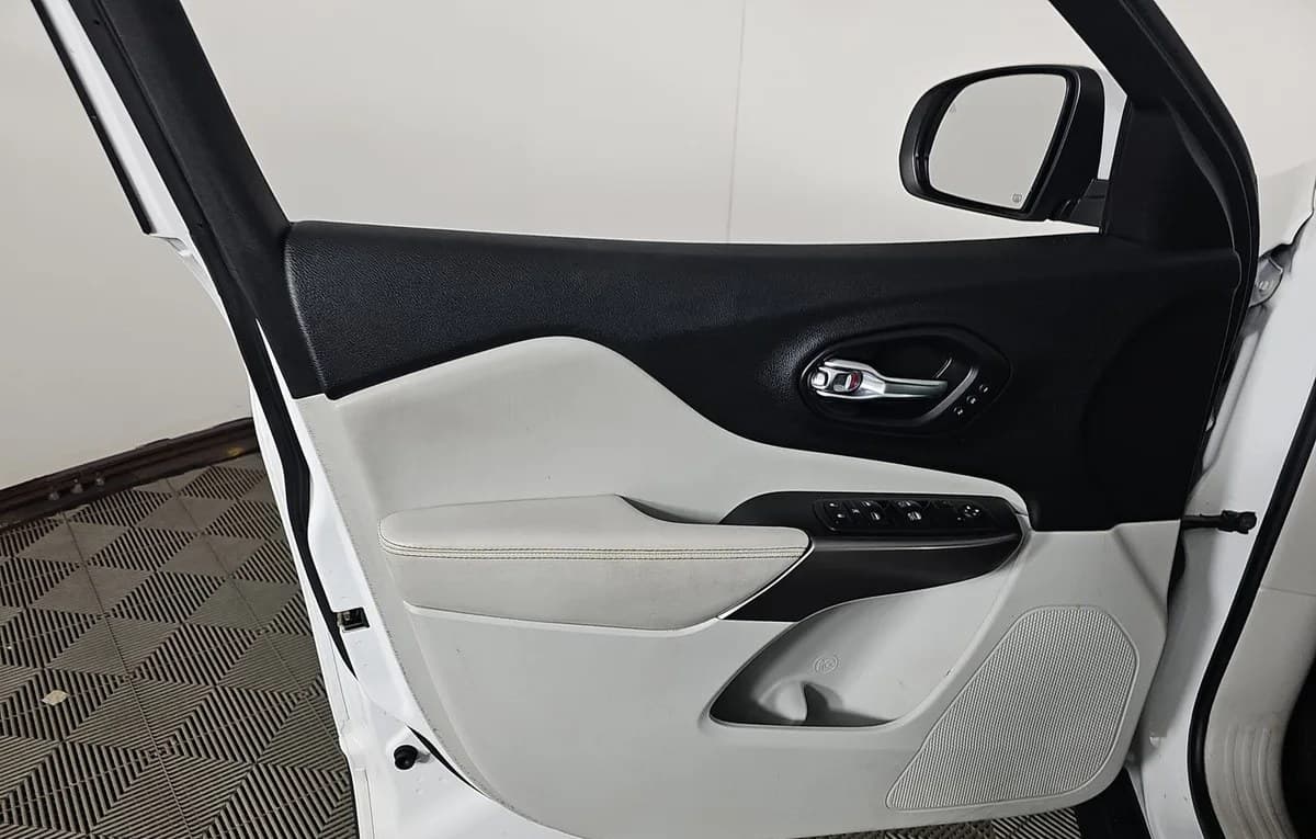 2019 JEEP CHEROKEE Limited 5