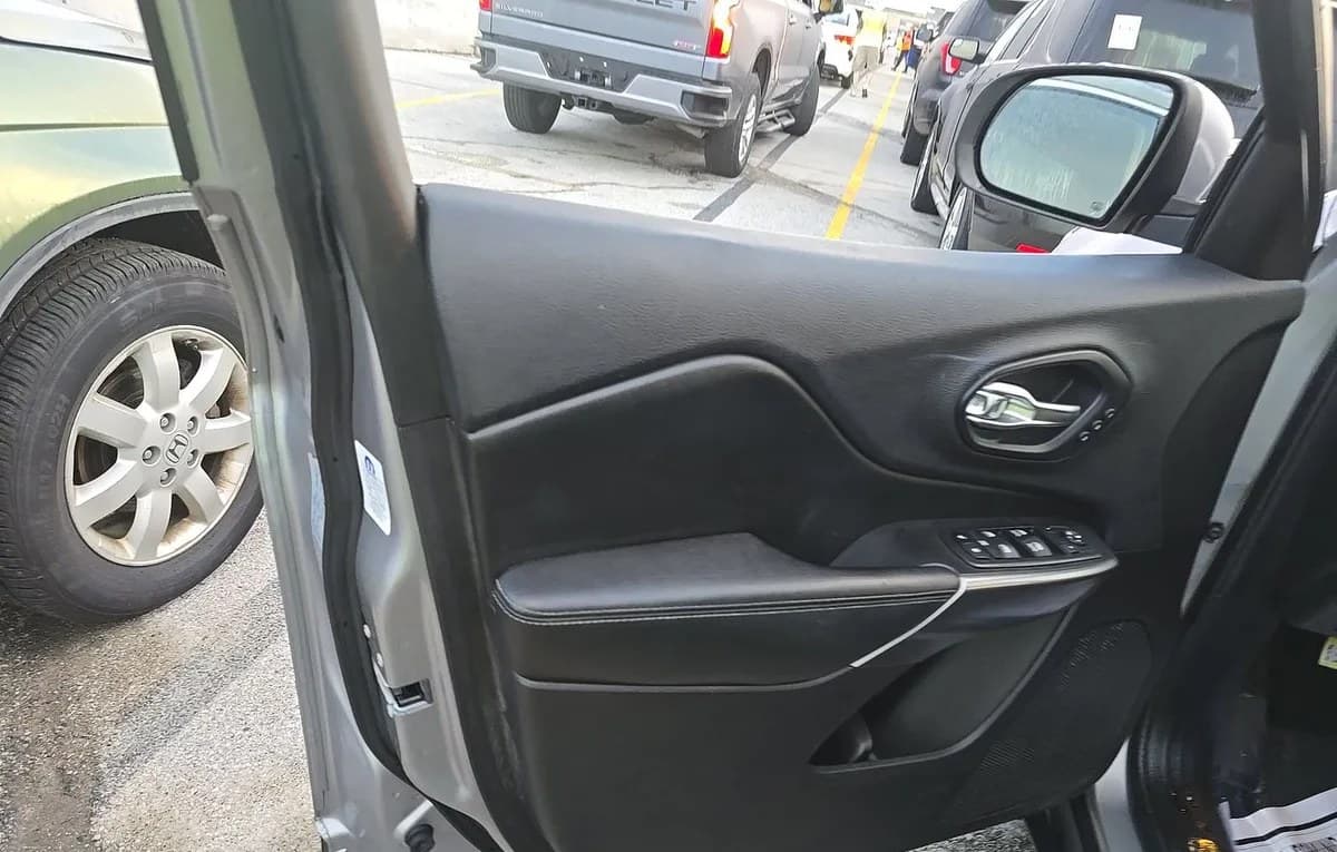 2019 JEEP CHEROKEE Limited 6