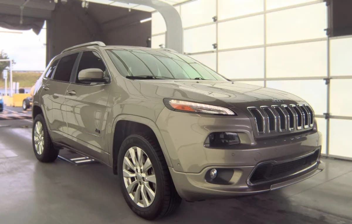 2017 JEEP CHEROKEE Overland 4