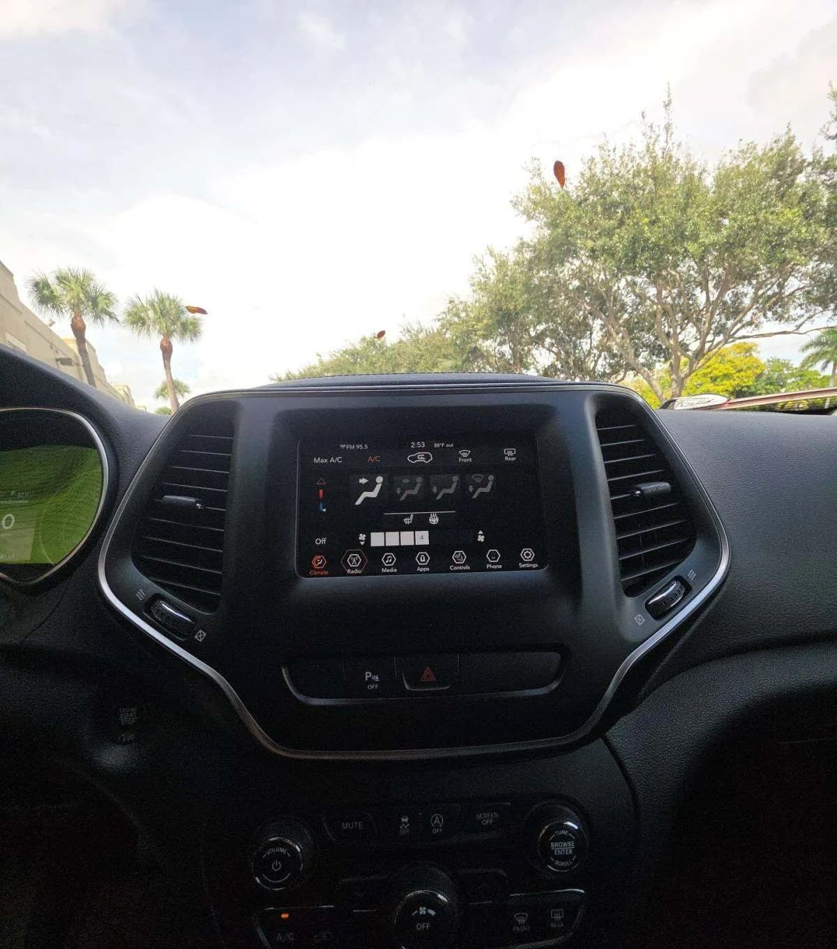 2019 JEEP CHEROKEE LATITUDE Plus 7