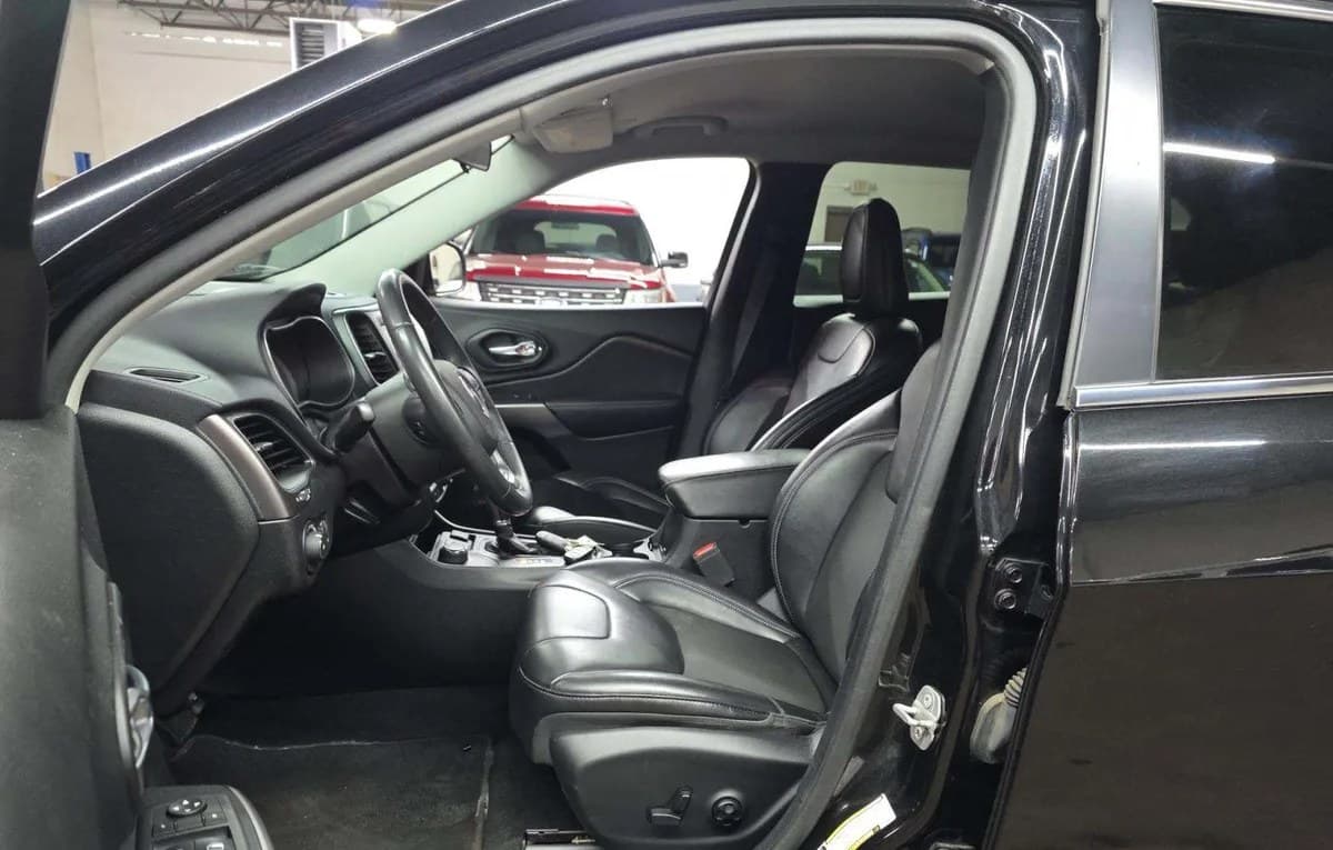 2020 JEEP CHEROKEE LATITUDE Plus 4