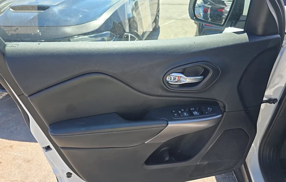 2019 JEEP CHEROKEE LATITUDE Plus 6