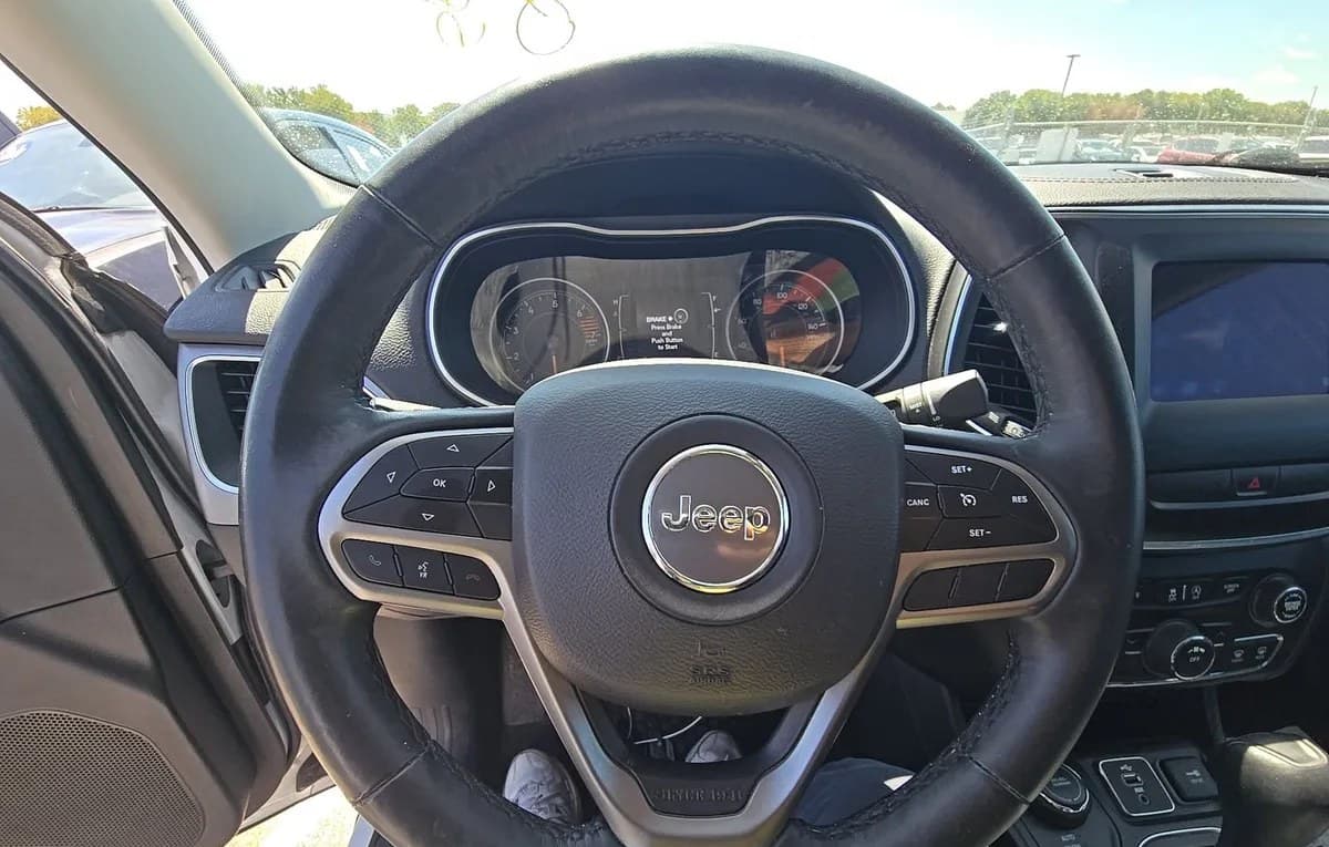 2019 JEEP CHEROKEE LATITUDE Plus 7