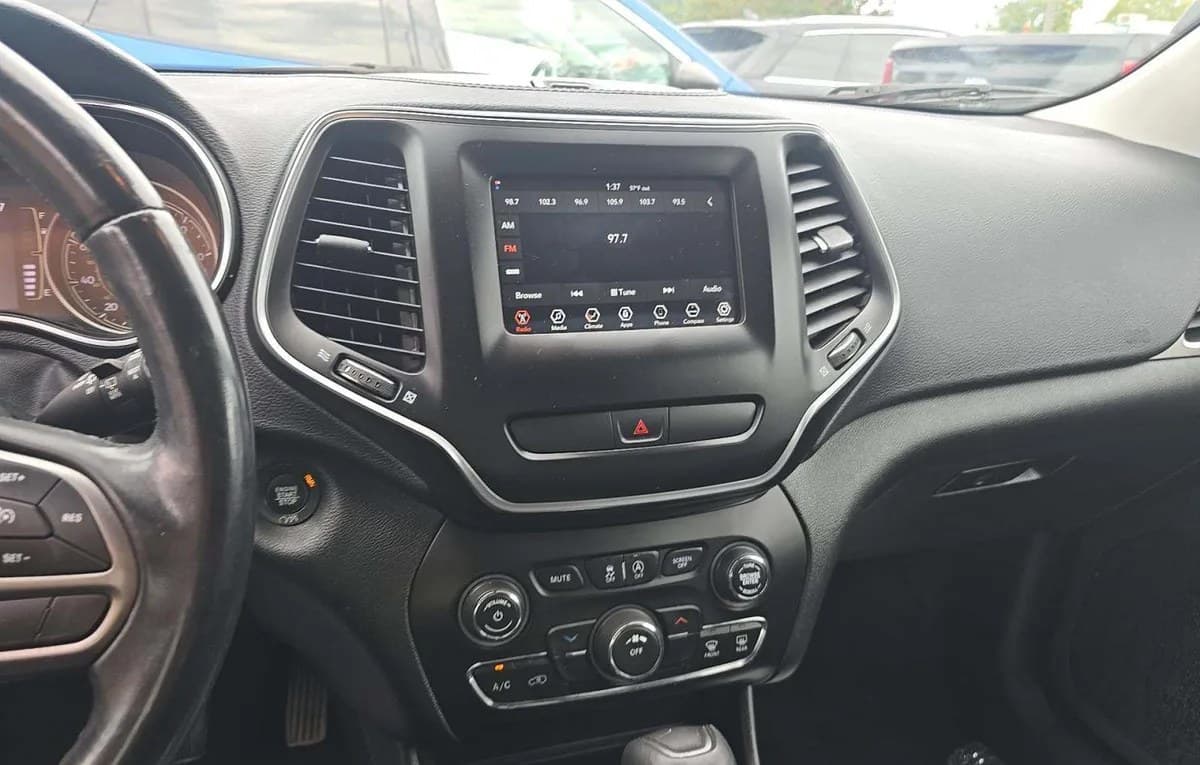 2019 JEEP CHEROKEE LATITUDE Plus 7