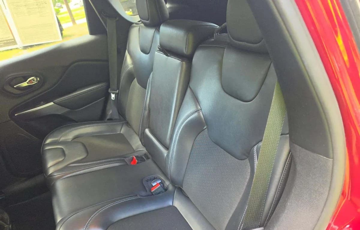 2021 JEEP CHEROKEE LATITUDE Plus 7