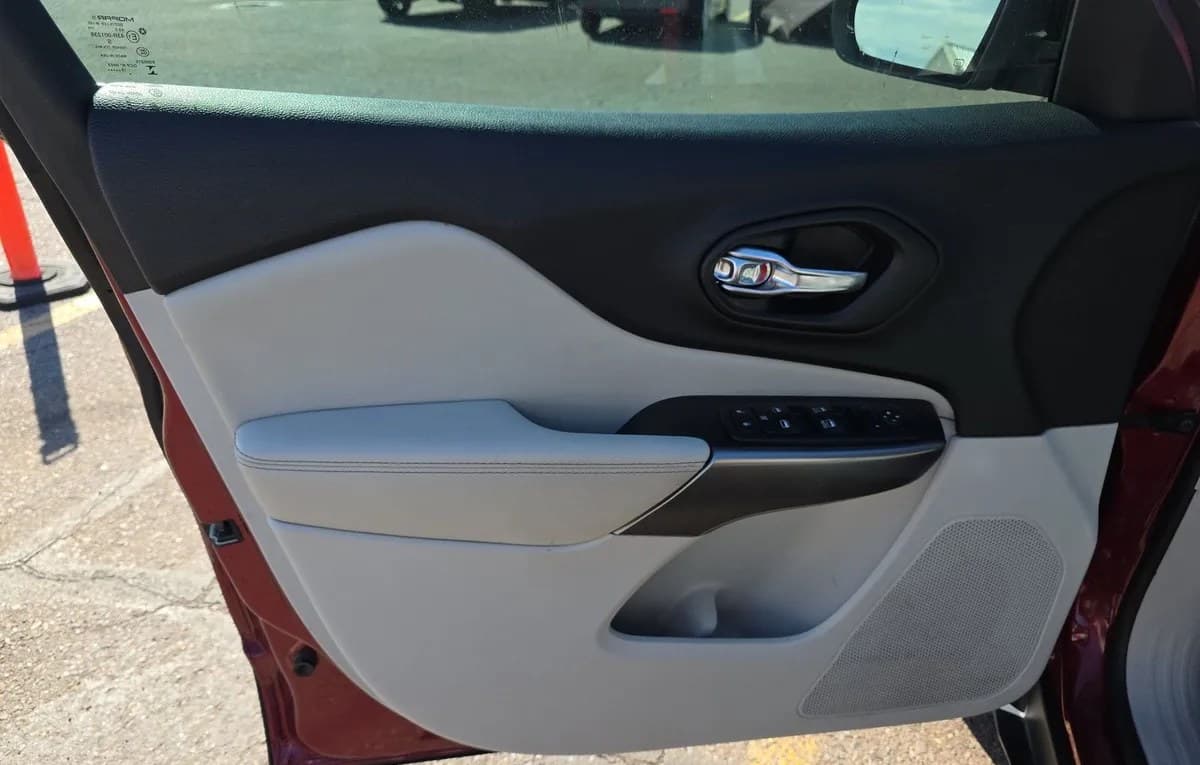 2020 JEEP CHEROKEE LATITUDE Plus 6