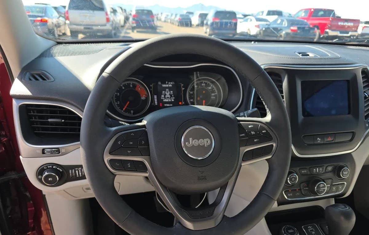 2020 JEEP CHEROKEE LATITUDE Plus 7