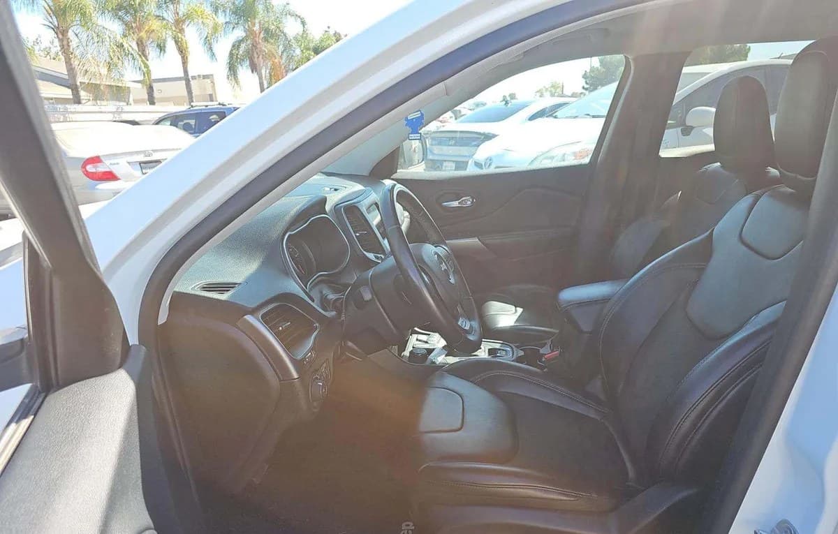 2019 JEEP CHEROKEE LATITUDE Plus 4