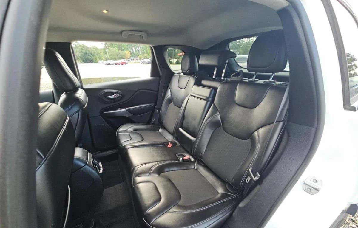 2019 JEEP CHEROKEE LATITUDE PLUS 7