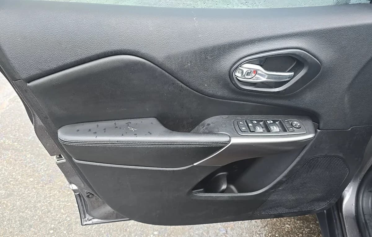 2019 JEEP CHEROKEE LATITUDE PLUS 6