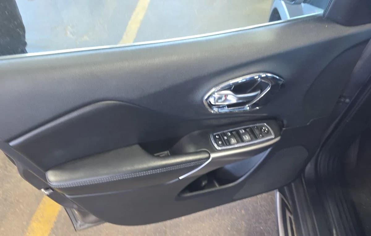 2020 JEEP CHEROKEE LATITUDE Plus 6