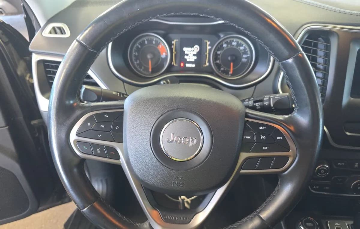 2020 JEEP CHEROKEE LATITUDE Plus 7