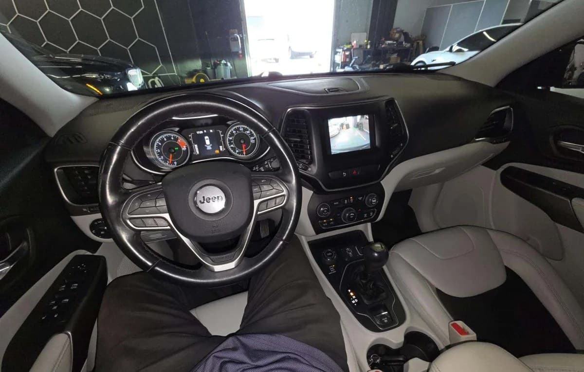 2020 JEEP CHEROKEE LATITUDE Plus 7