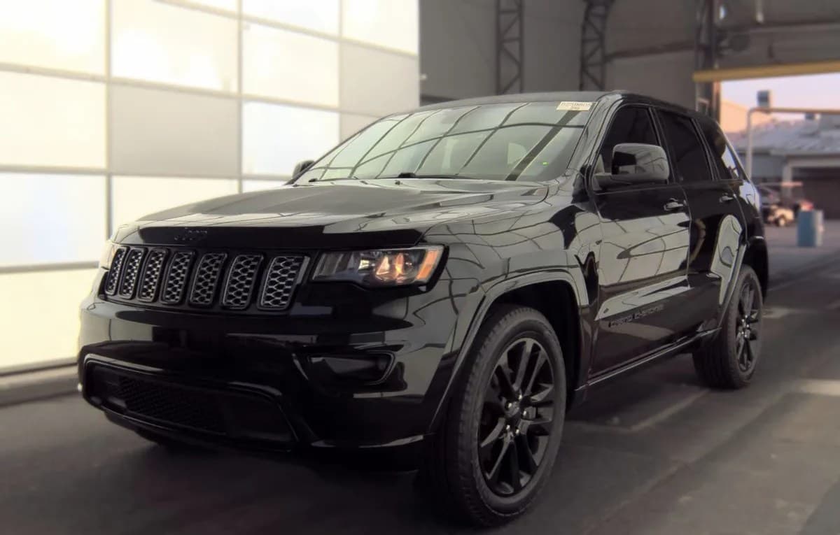 2020 JEEP GRAND CHEROKEE LAREDO ALTITUDE Edition 2
