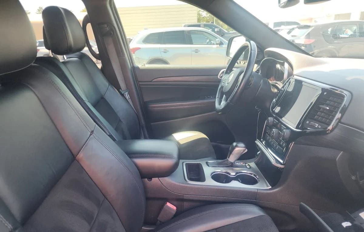 2020 JEEP GRAND CHEROKEE LAREDO ALTITUDE Edition 5