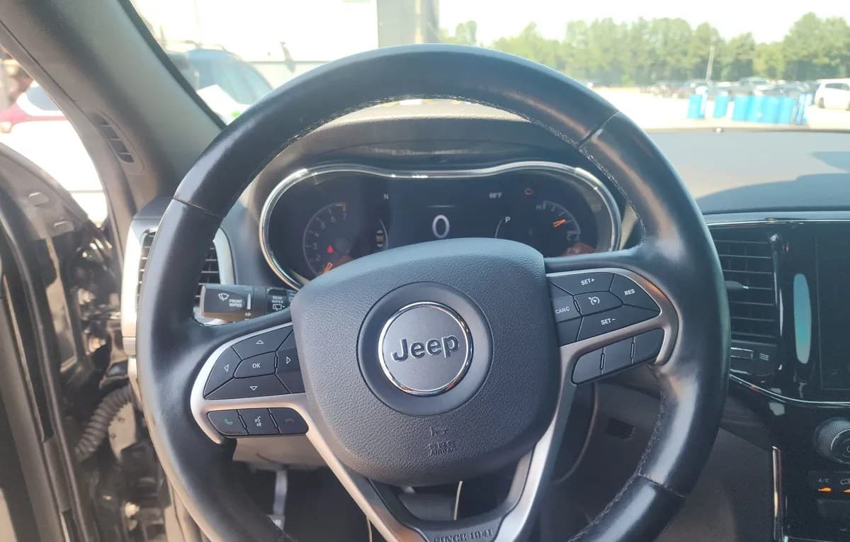 2020 JEEP GRAND CHEROKEE LAREDO ALTITUDE Edition 7