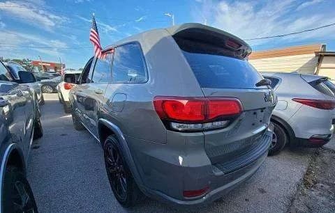 2021 JEEP GRAND CHEROKEE LAREDO X 3