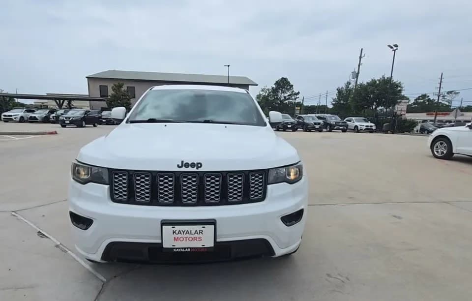 2021 JEEP GRAND CHEROKEE LAREDO X 3