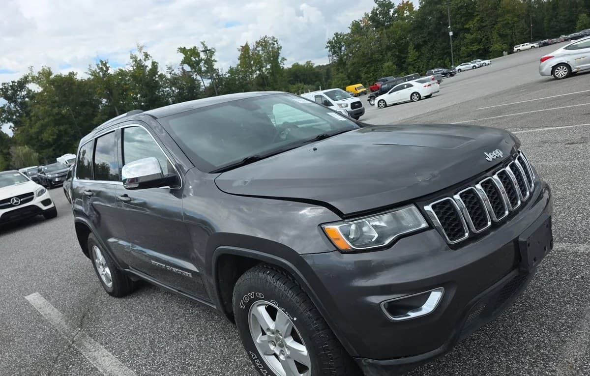 2017 JEEP GRAND CHEROKEE Laredo 3