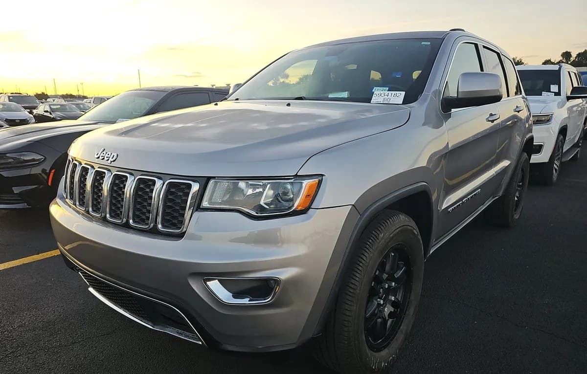 2021 JEEP GRAND CHEROKEE LAREDO E Edition 2