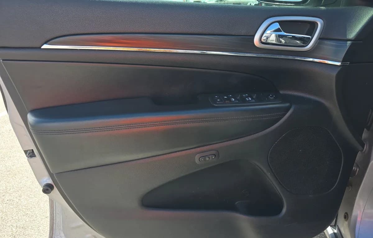 2020 JEEP GRAND CHEROKEE Limited 6