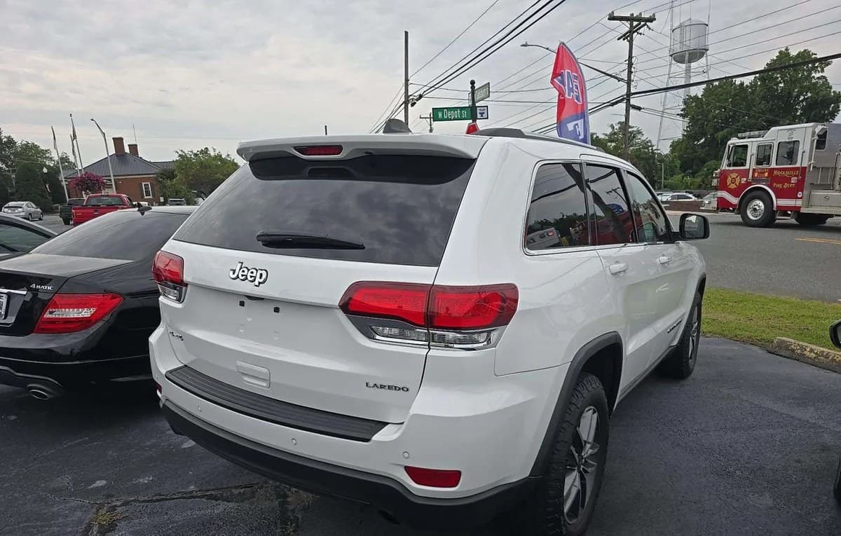 2020 JEEP GRAND CHEROKEE LAREDO E Edition 4