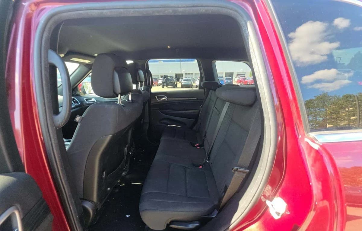 2019 JEEP GRAND CHEROKEE LAREDO E Edition 6