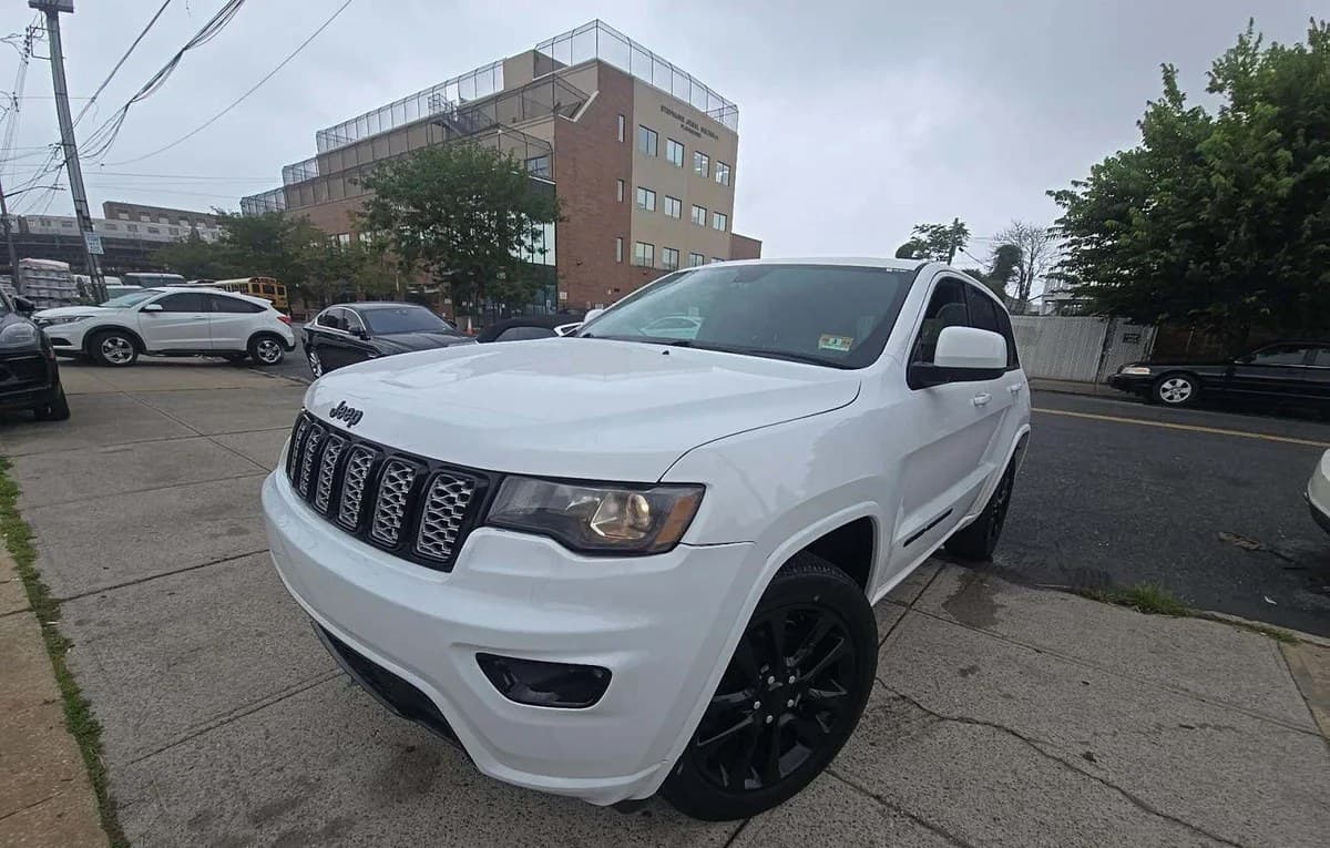 2017 JEEP GRAND CHEROKEE LAREDO ALTITUDE Edition 2