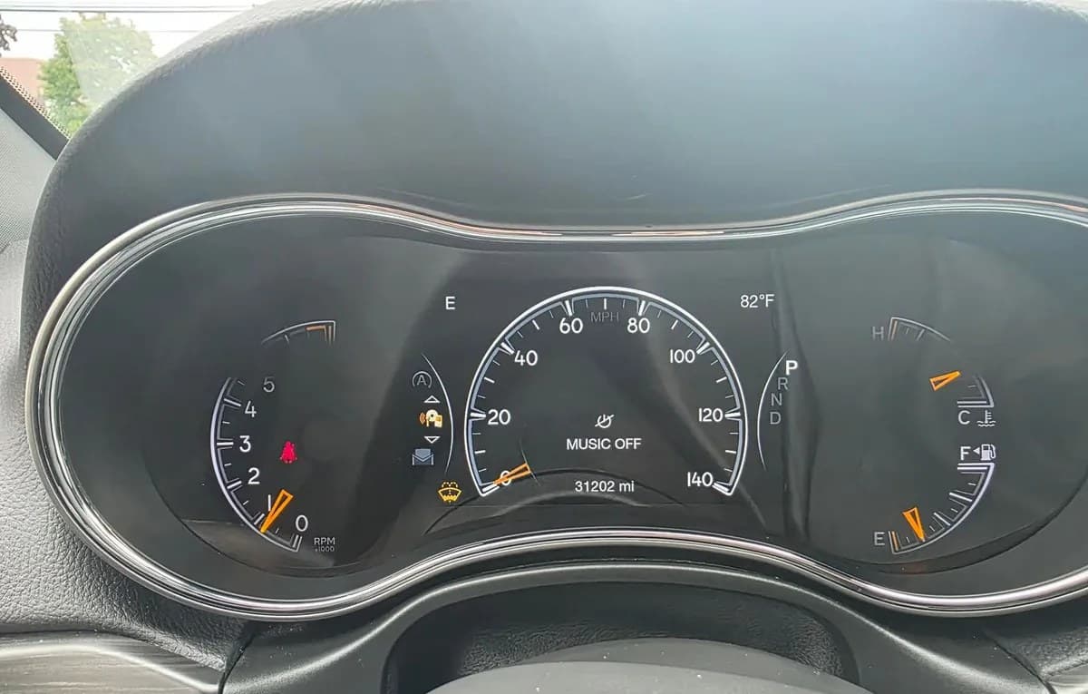 2021 JEEP GRAND CHEROKEE LAREDO E Edition 3