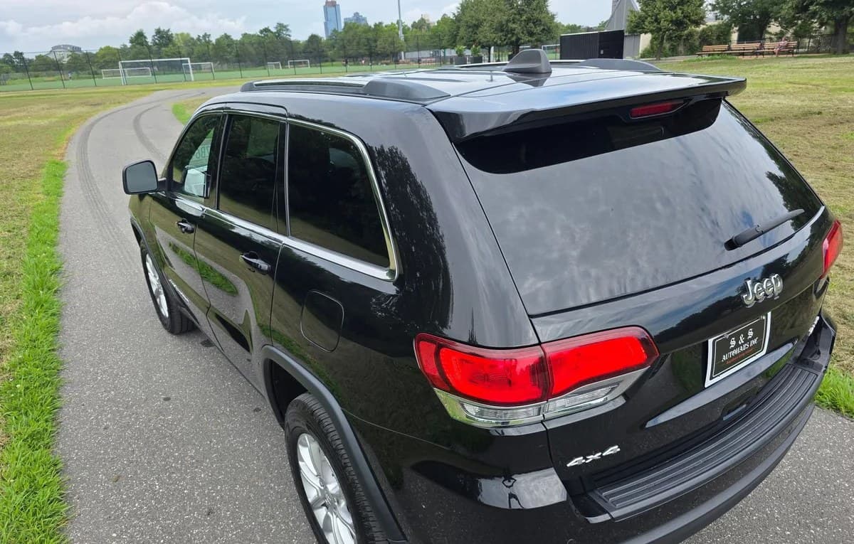 2021 JEEP GRAND CHEROKEE LAREDO E Edition 6