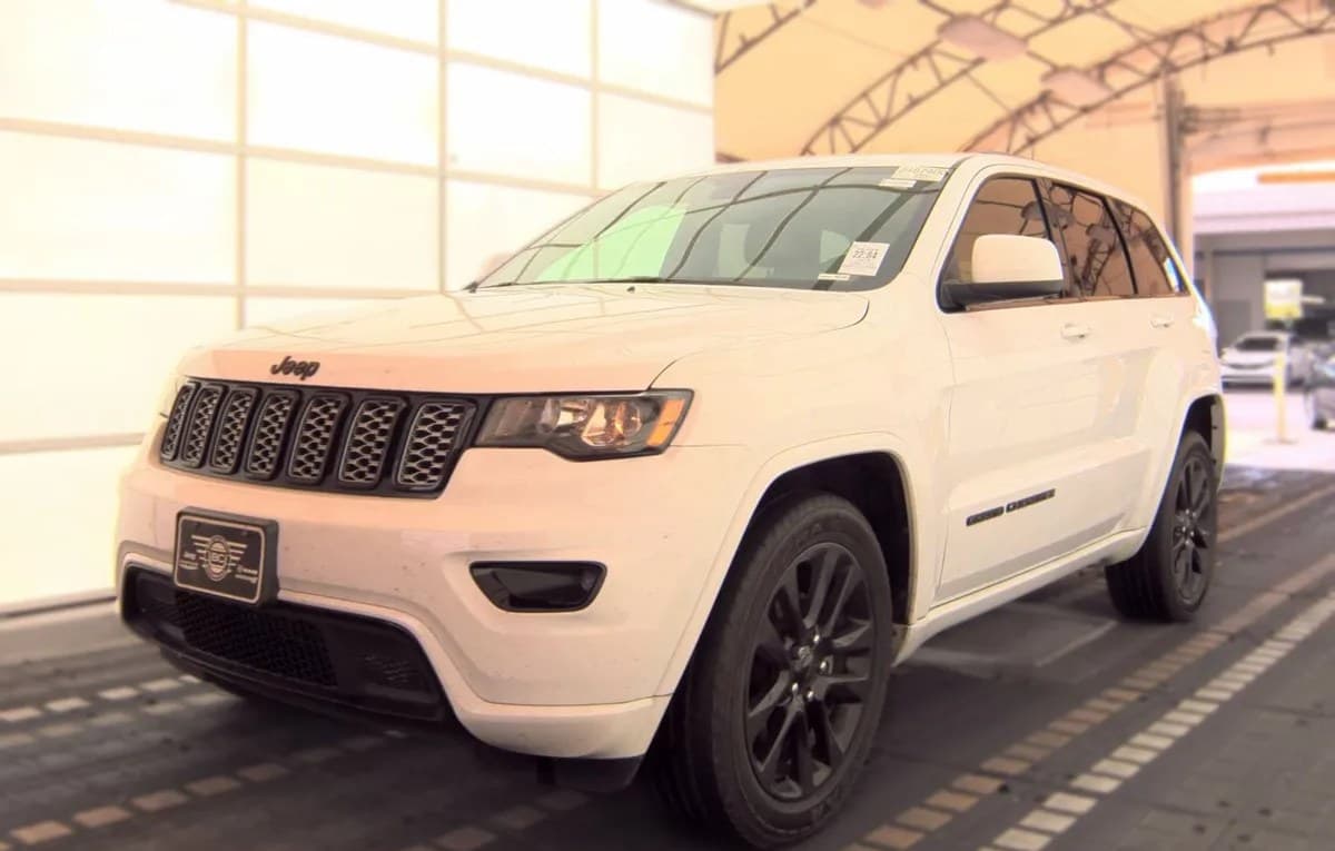 2019 JEEP GRAND CHEROKEE LAREDO ALTITUDE Edition 2