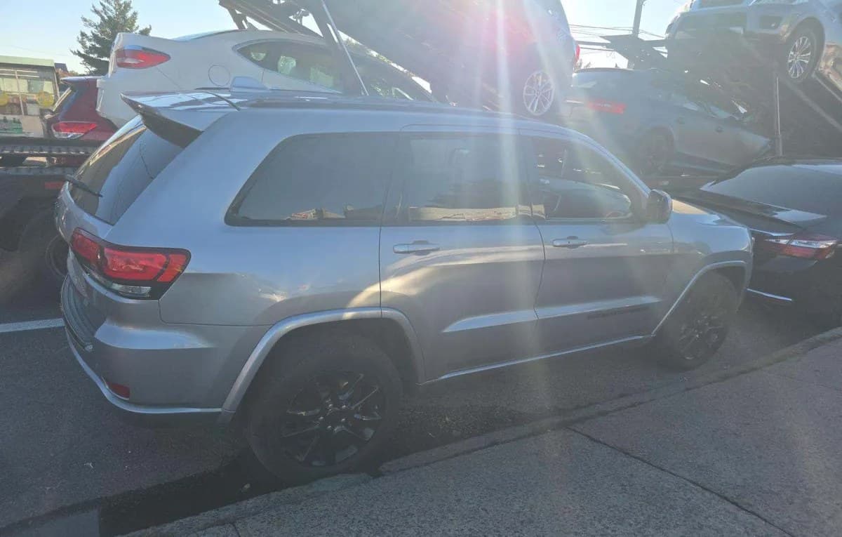 2017 JEEP GRAND CHEROKEE ALTITUDE EDITION 4