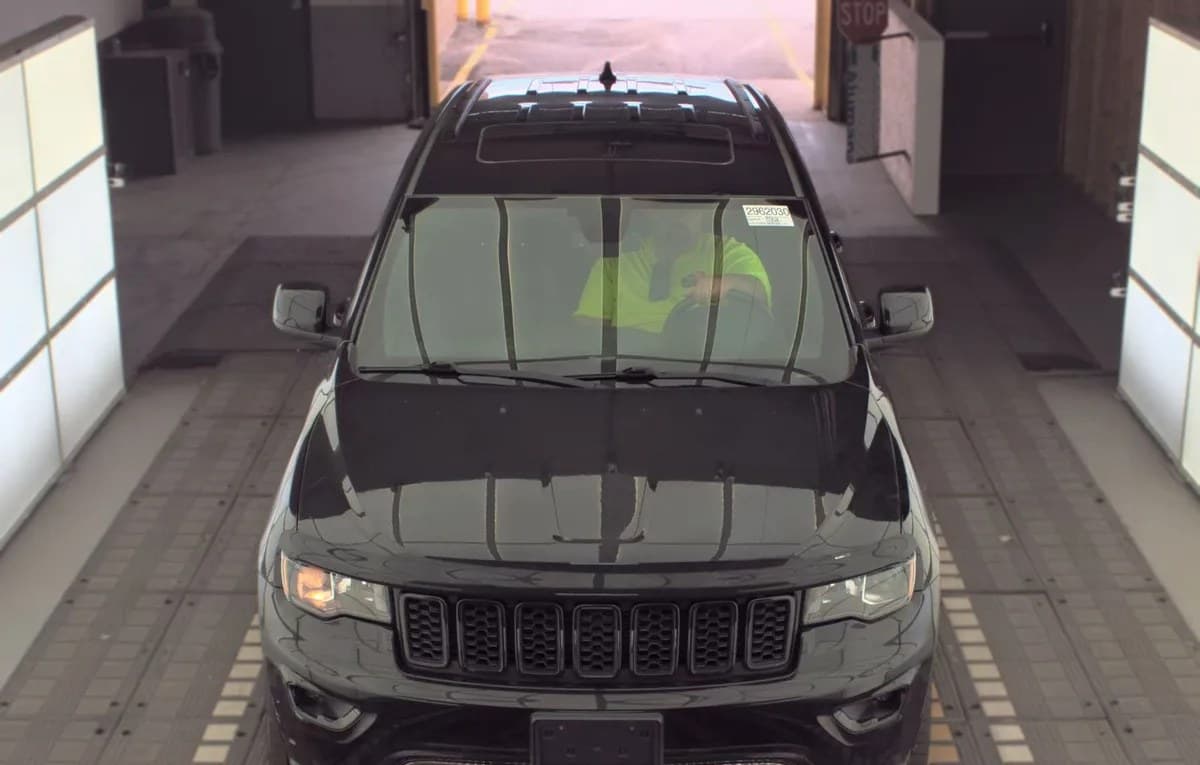 2019 JEEP GRAND CHEROKEE LAREDO ALTITUDE Edition 3
