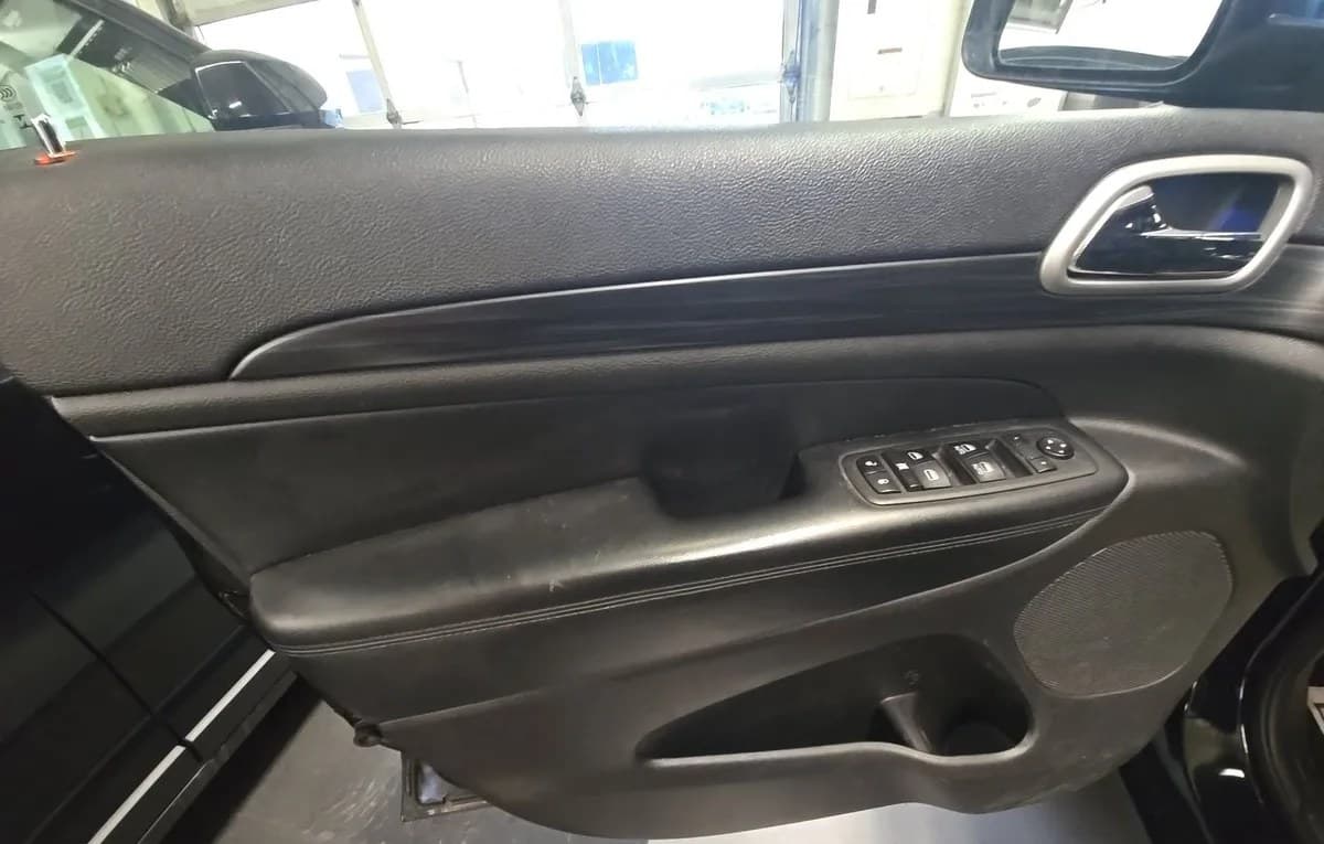 2019 JEEP GRAND CHEROKEE LAREDO ALTITUDE Edition 6