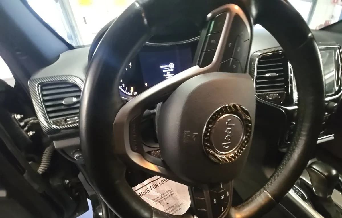 2019 JEEP GRAND CHEROKEE LAREDO ALTITUDE Edition 7