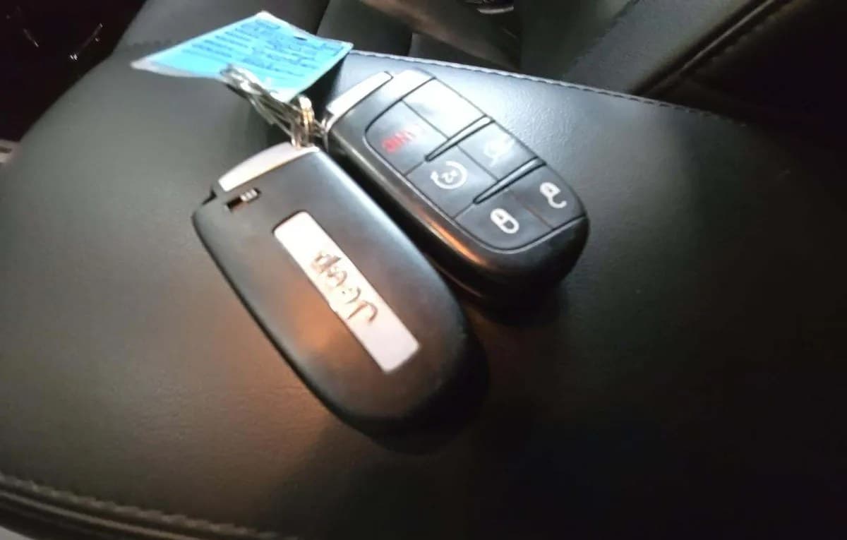 2020 JEEP GRAND CHEROKEE Limited 5