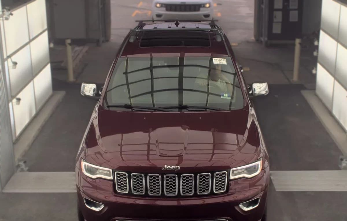 2019 JEEP GRAND CHEROKEE Overland 3