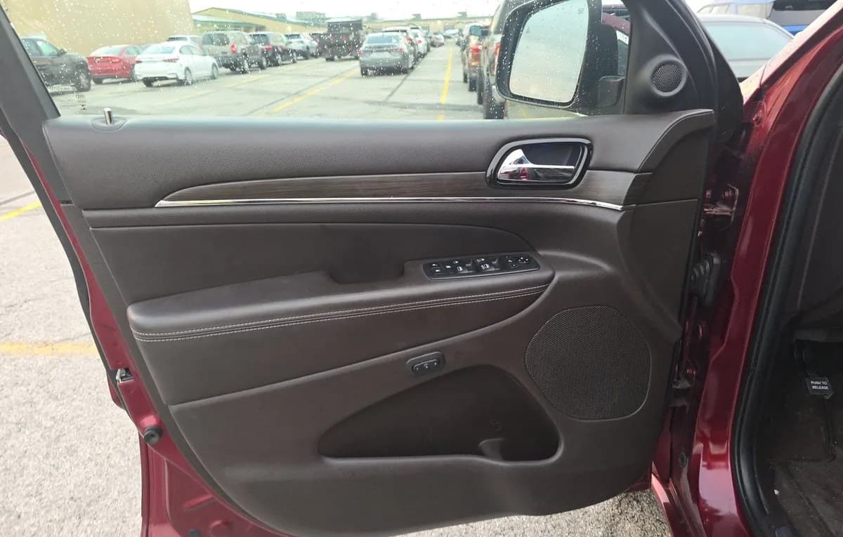 2019 JEEP GRAND CHEROKEE Overland 6