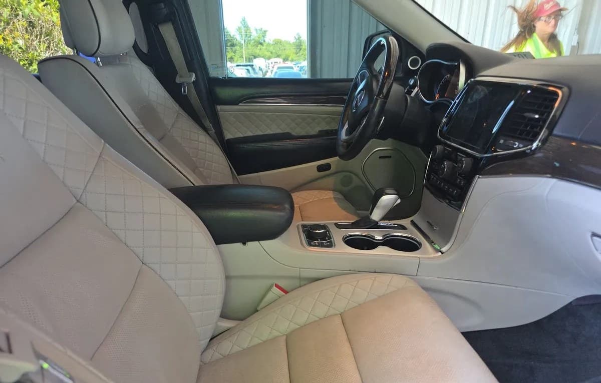 2019 JEEP GRAND CHEROKEE Summit 5