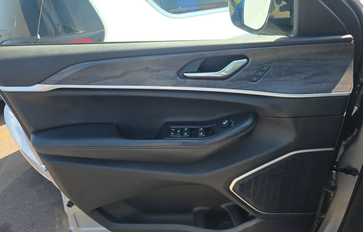 2022 JEEP GRAND CHEROKEE Limited 6
