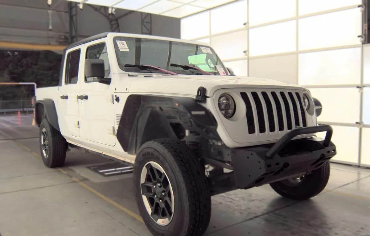 2020 JEEP GLADIATOR S EDITION CREW CAB MEDIUM BED 4