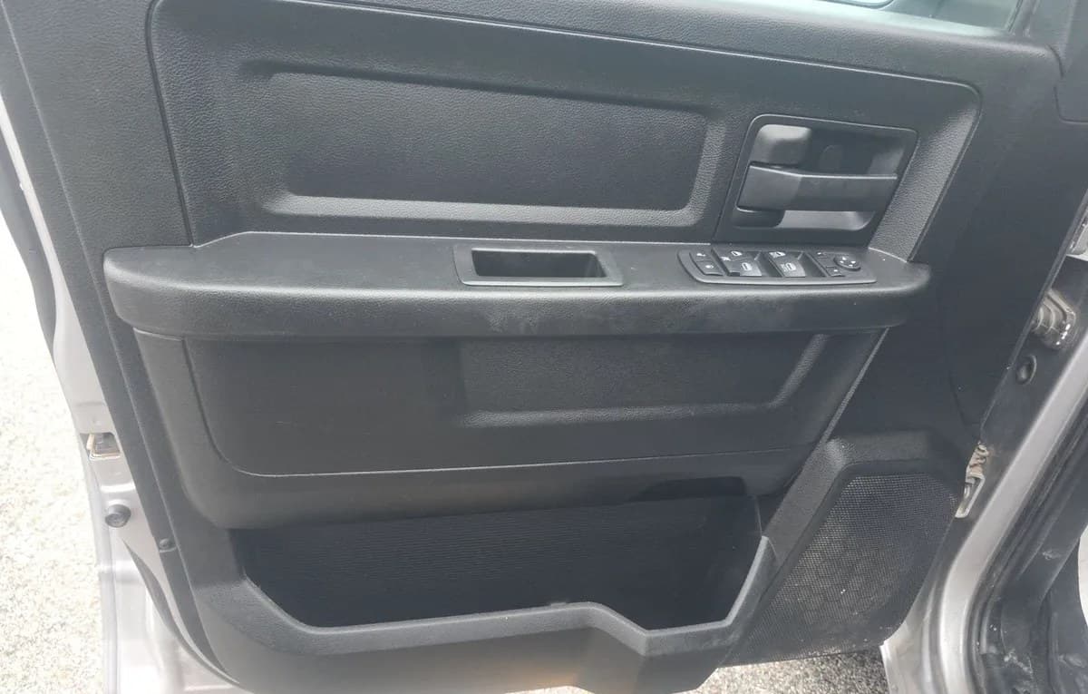 2020 RAM 1500 CLASSIC TRADESMAN EXTENDED CAB MEDIUM BED 6